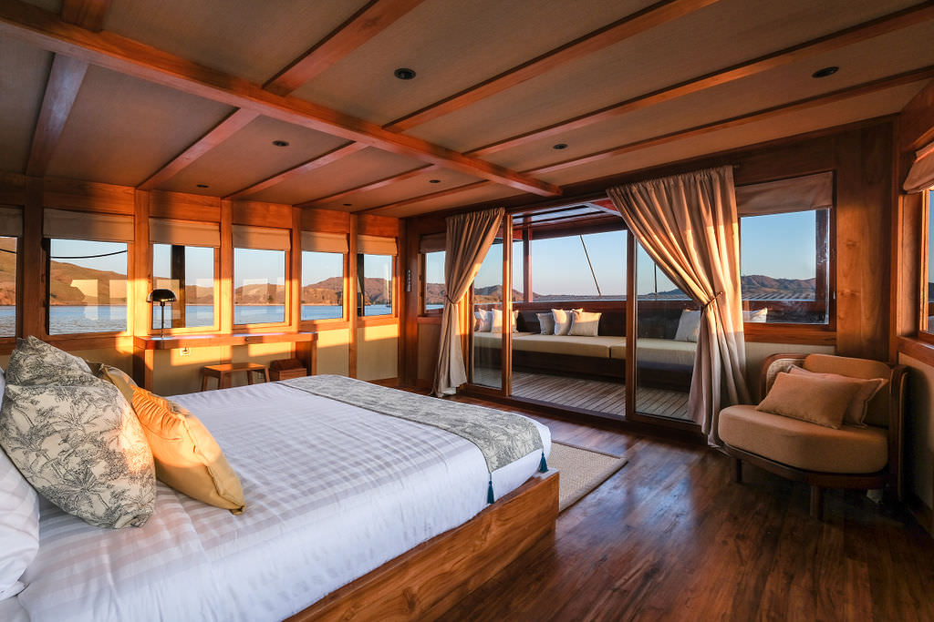 master-stateroom-02