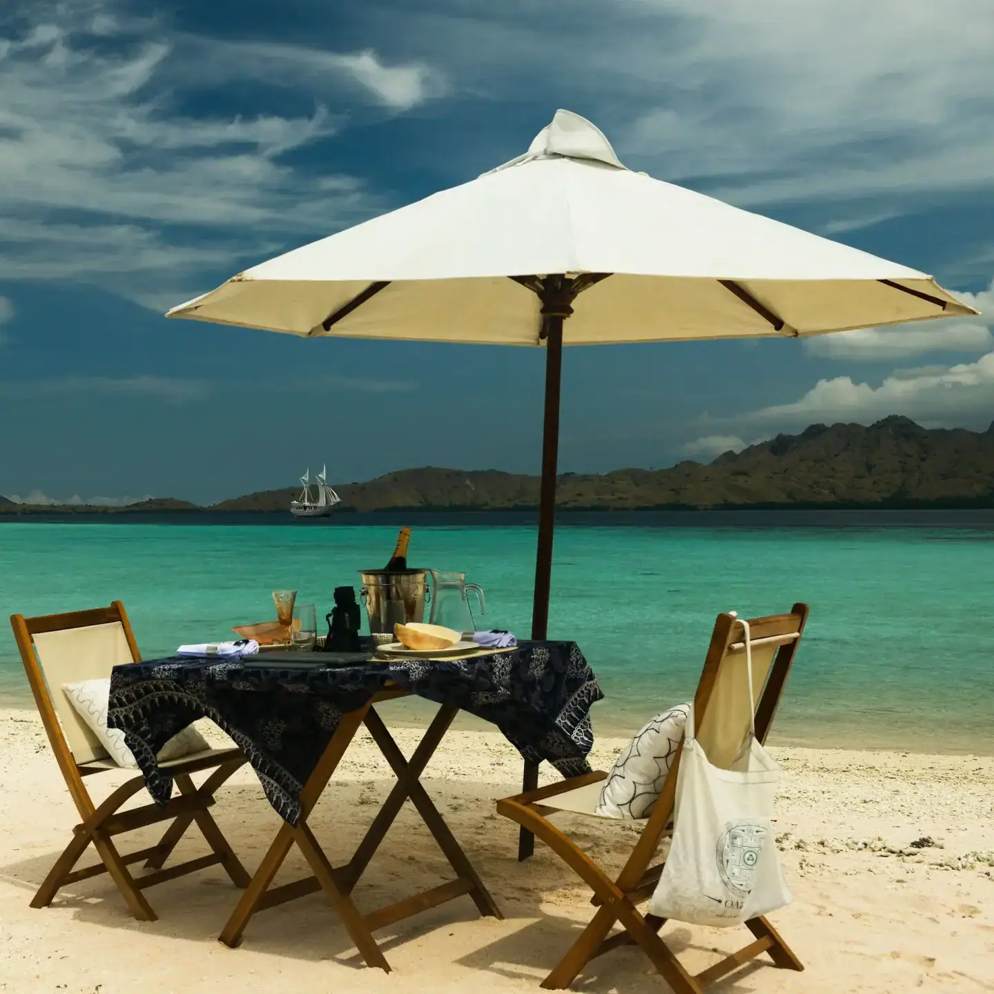 Relax in the hidden beach