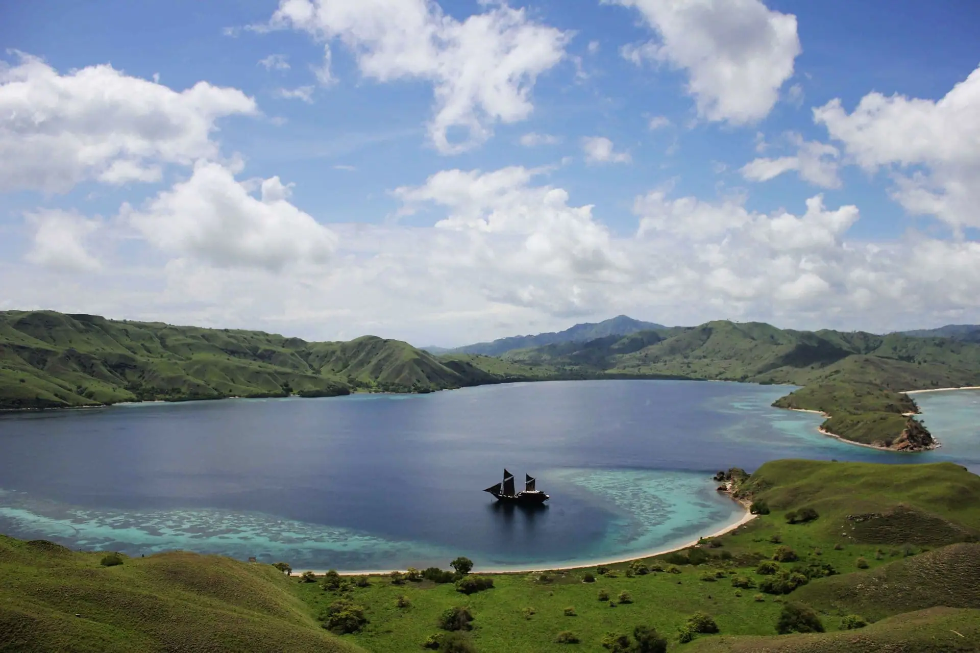 alila-20-purnama-20-20-destination-20-20-komodo-20-island-2-1920-x-1280