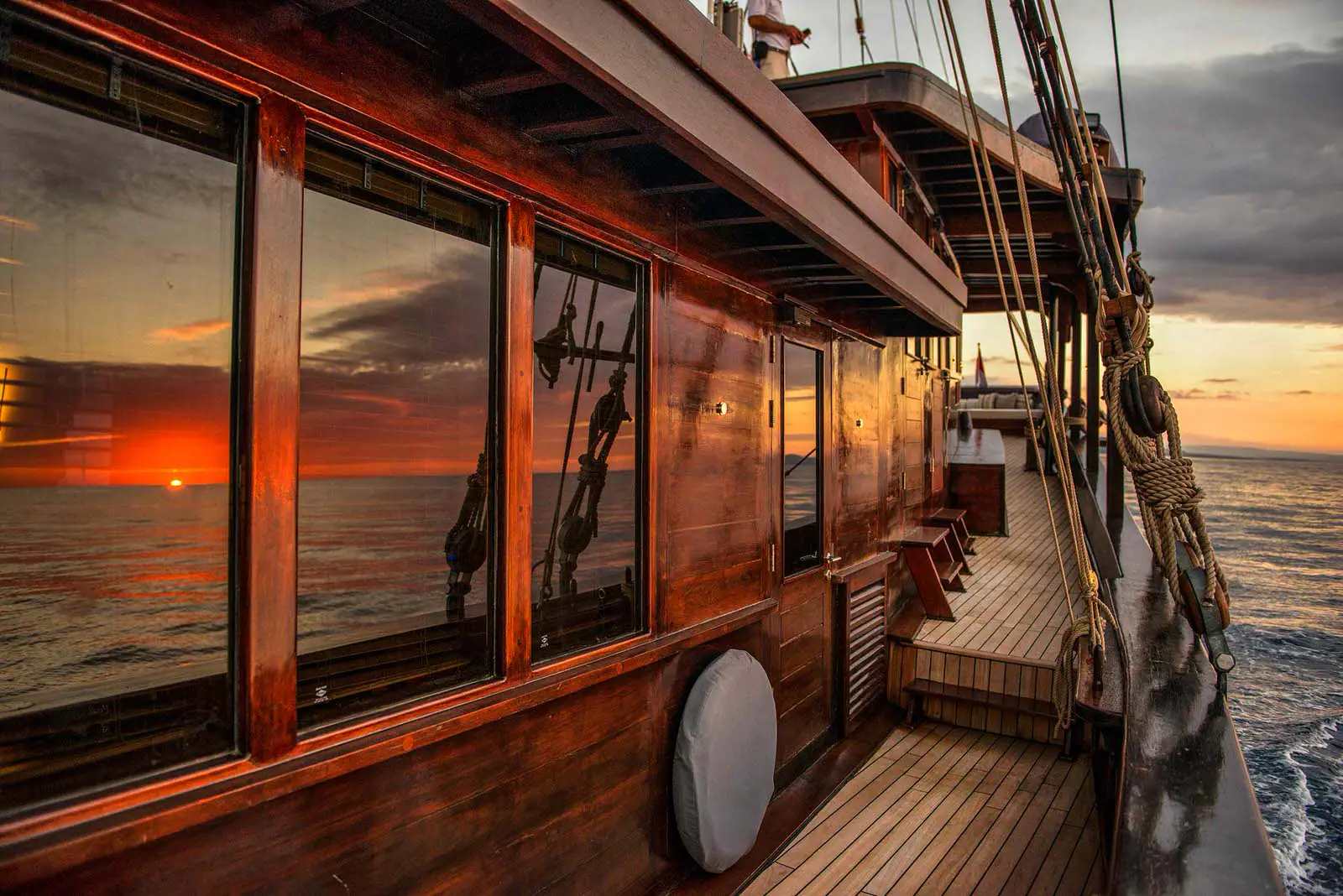 amandira-east-indonesian-archipelago-the-ship-07