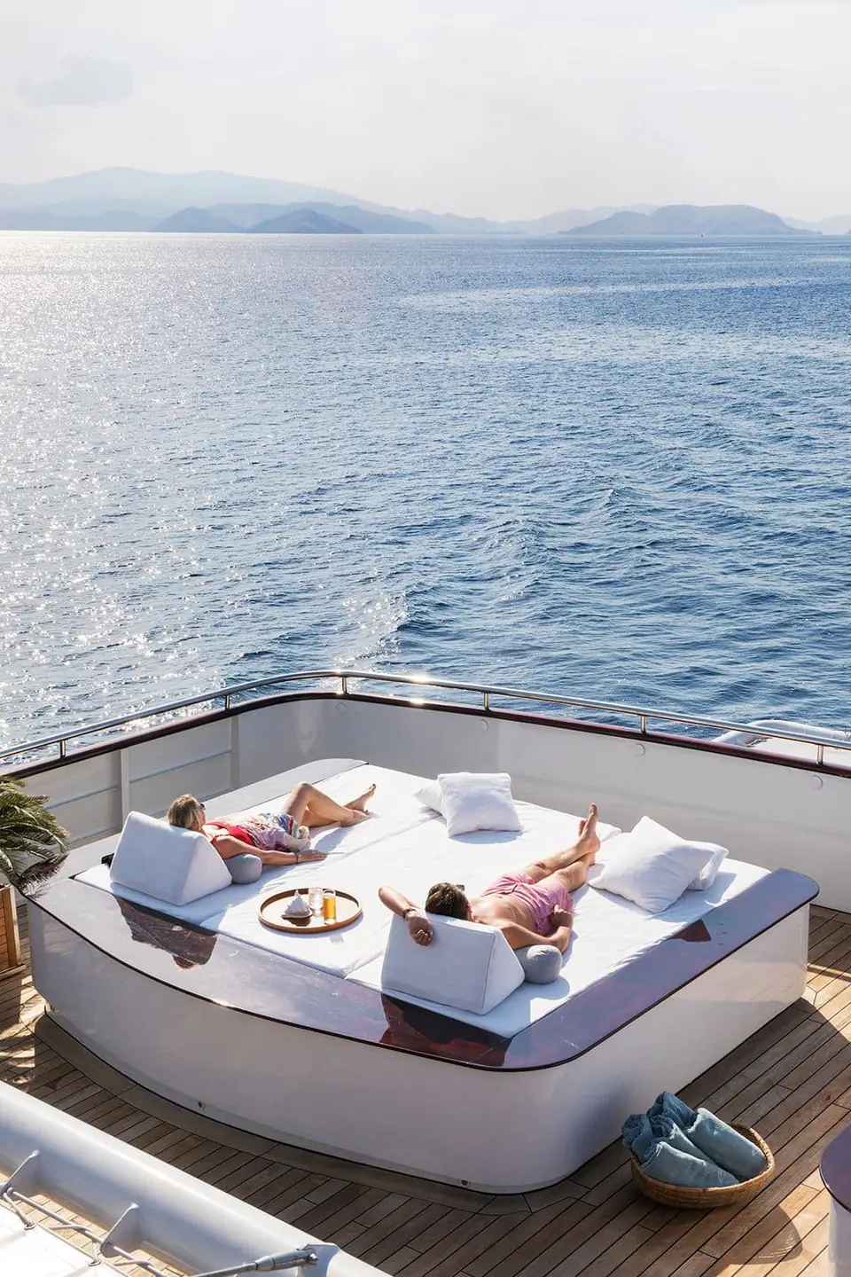 aqua-20-blu-20-20-sun-20-deck-20-2005-1080-x-1620