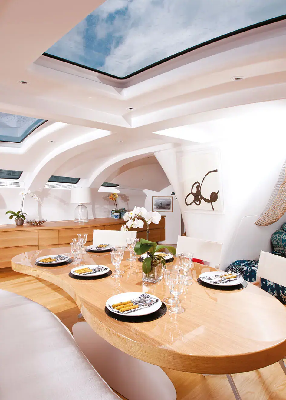 beg-9-st-w-6-qq-c-3-q-3-wqm-5-j-z-adastra-interior-portrait