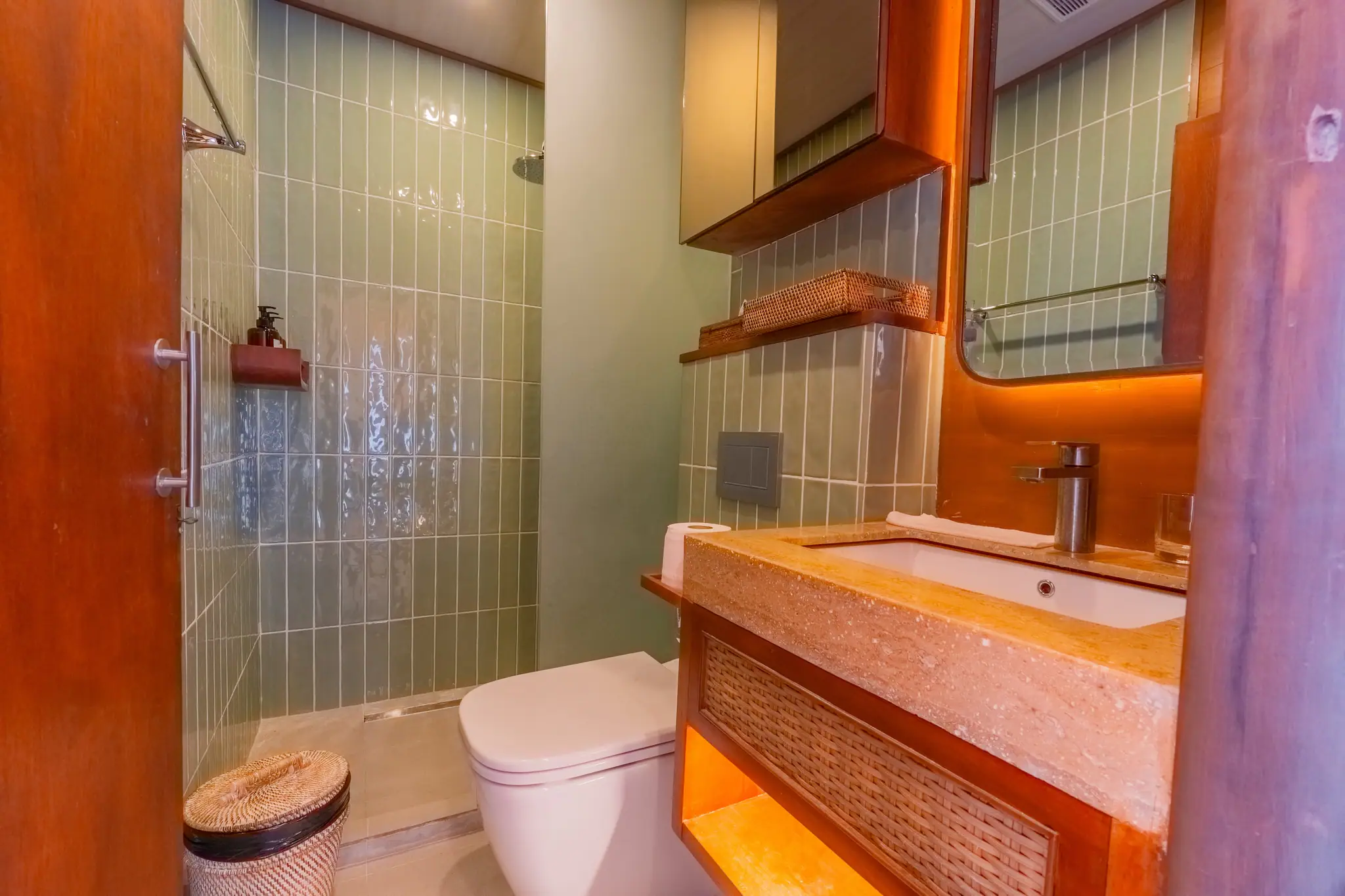 cabin-upper-deck-deluxe-cabin-1-1