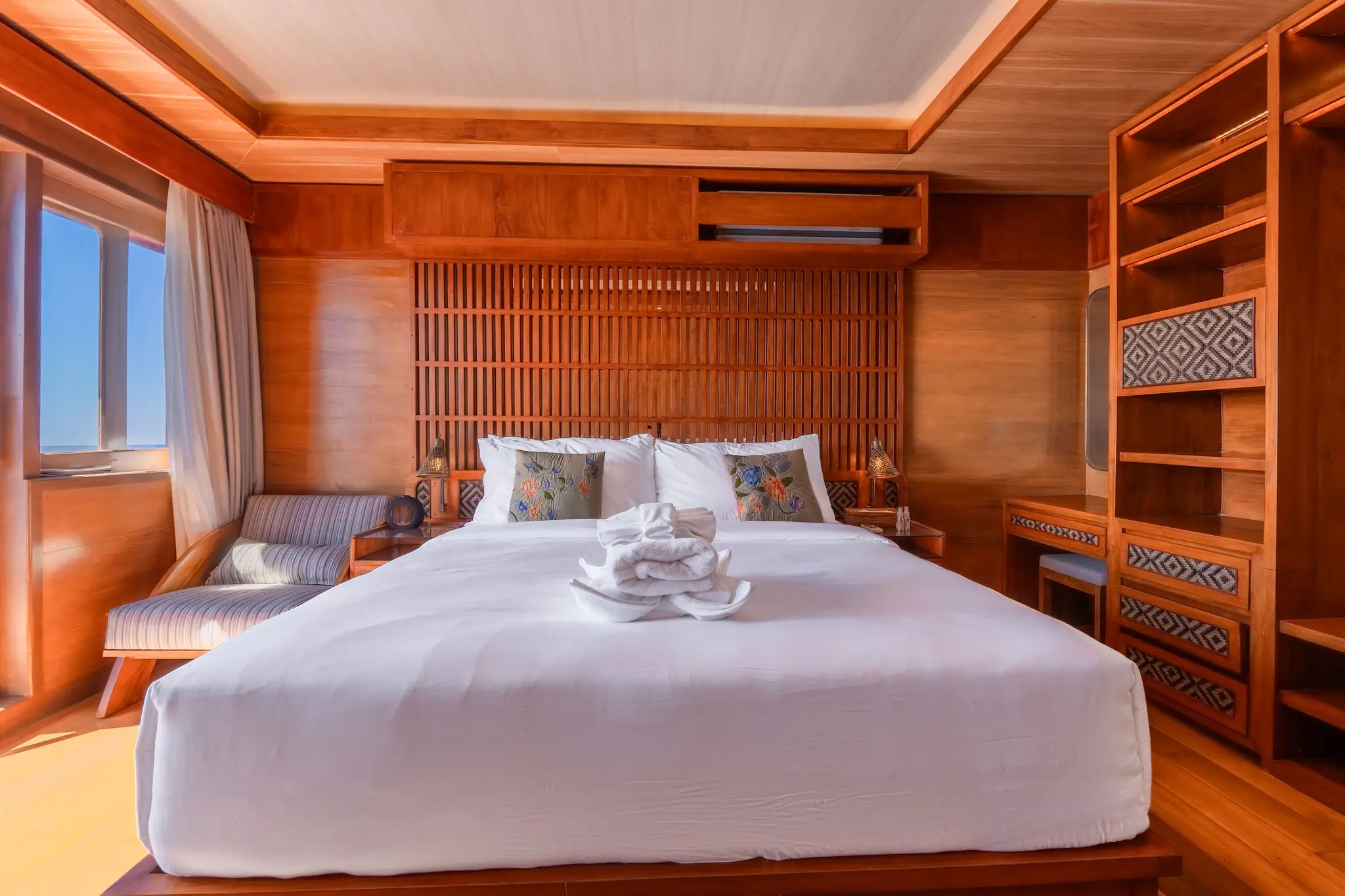 cabin-upper-deck-deluxe-cabin-1-5