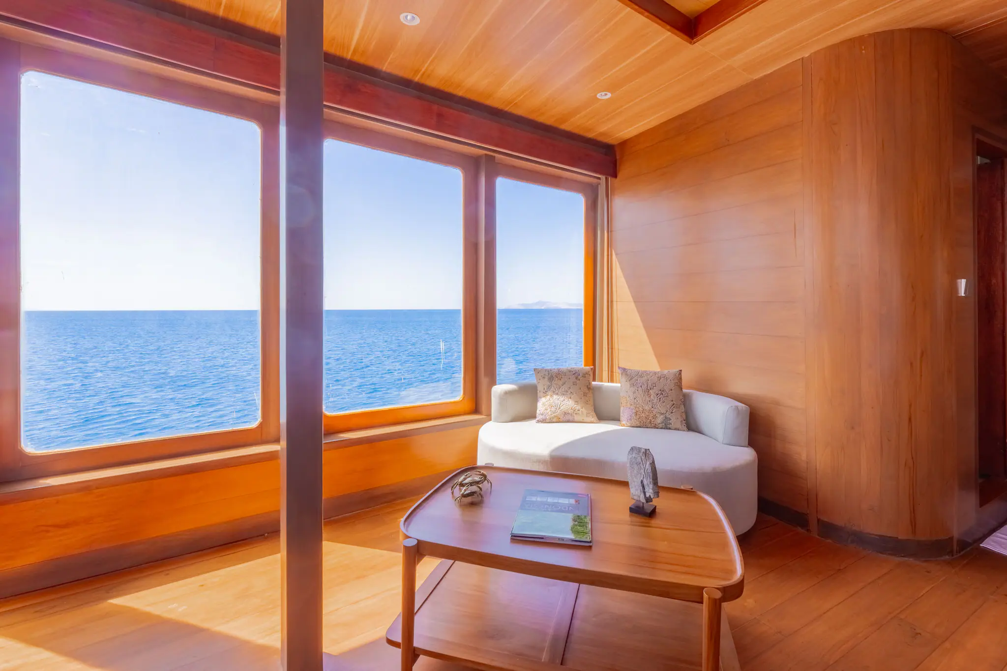 cabin-upper-deck-master-cabin-14