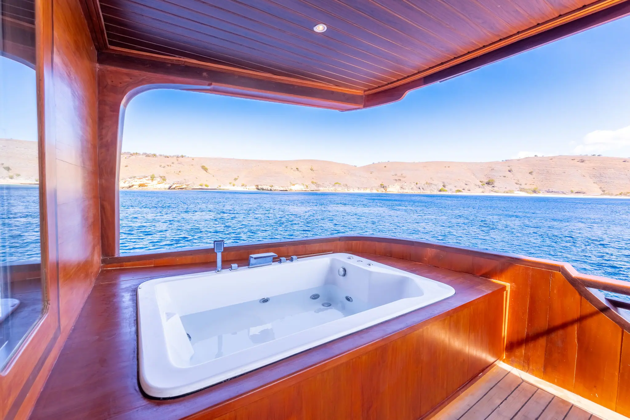 cabin-upper-deck-master-cabin-2