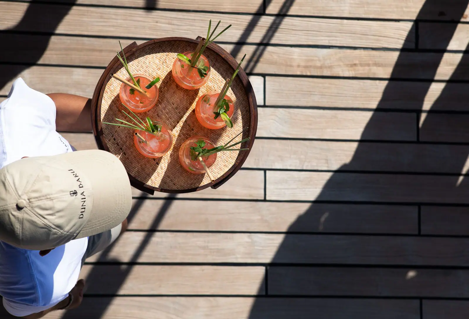 db-experiences-service-1