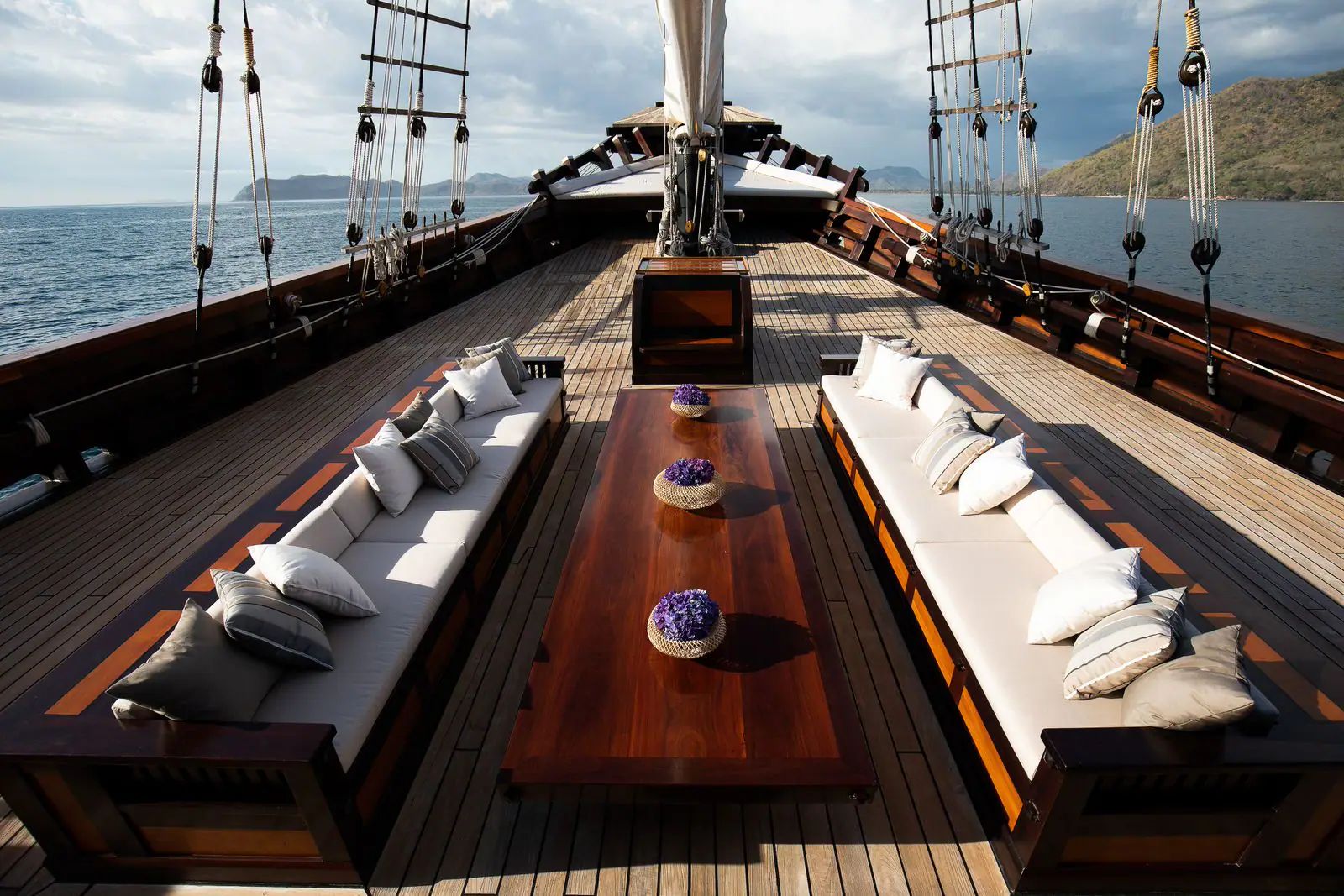 db-exterior-front-deck-3