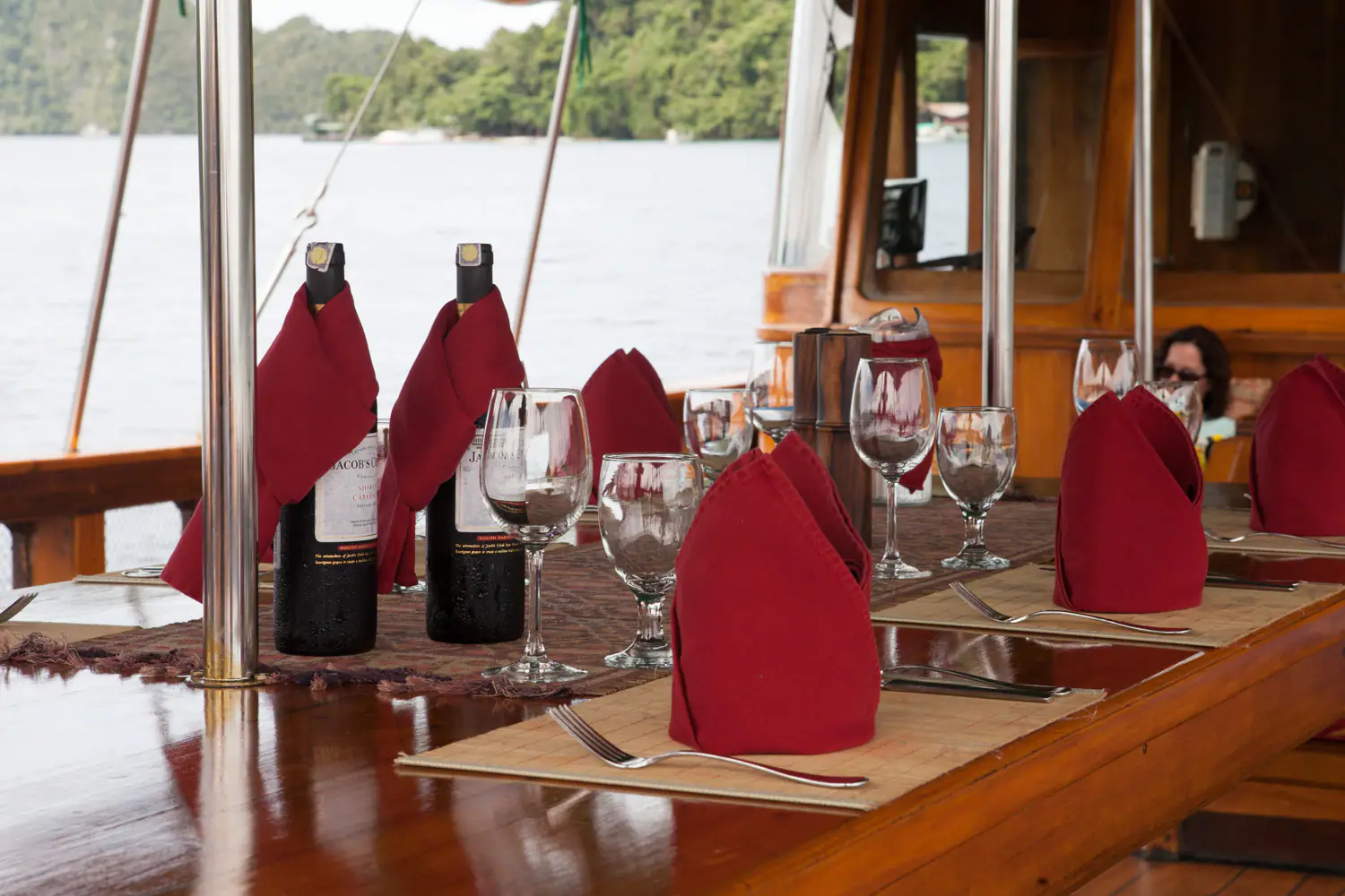 dining-table-1-tiger-blue