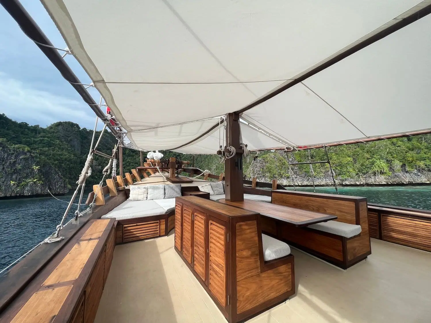 dw-foredeck-03-1500-x-1125