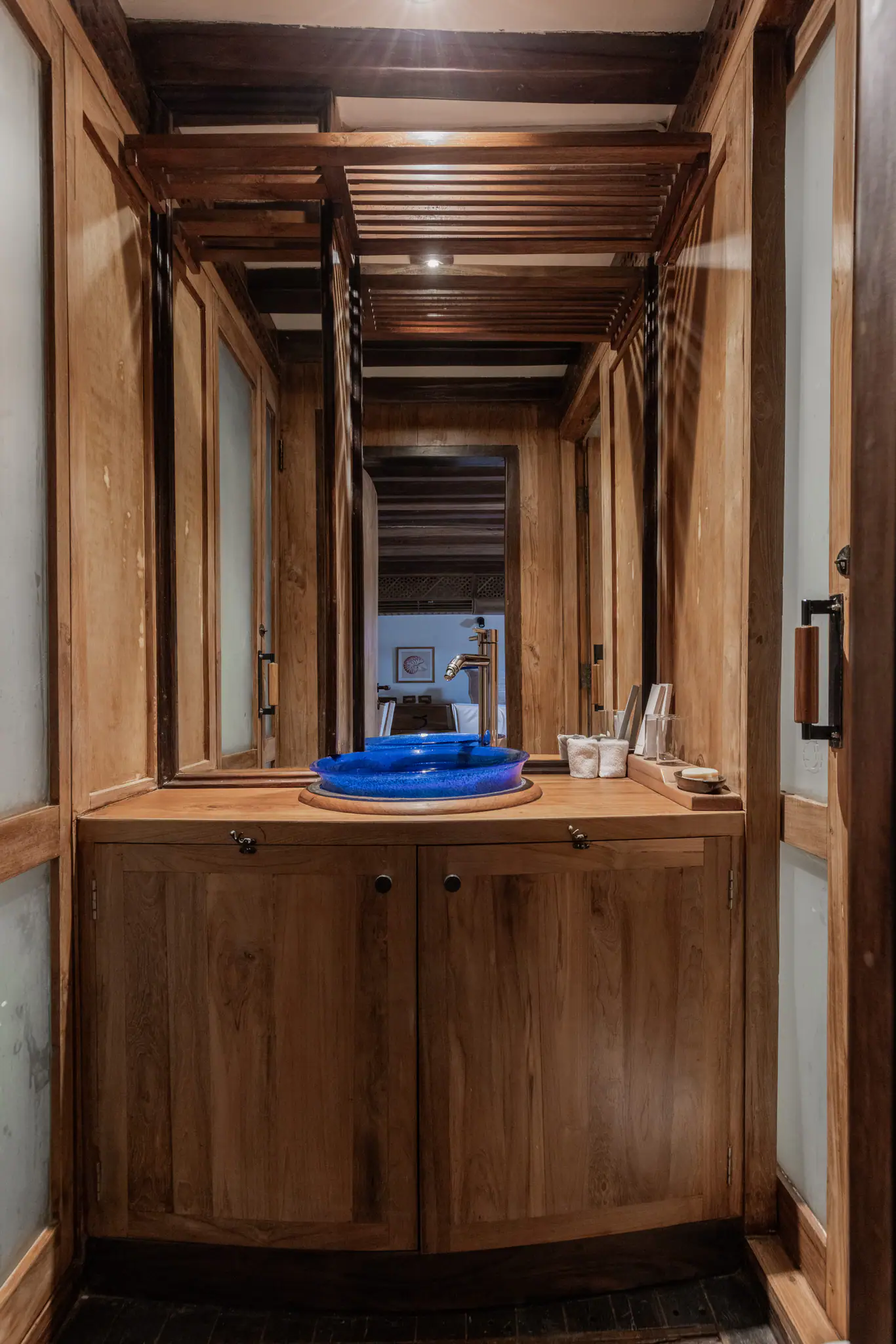 el-aleph-vanity-cabin-3