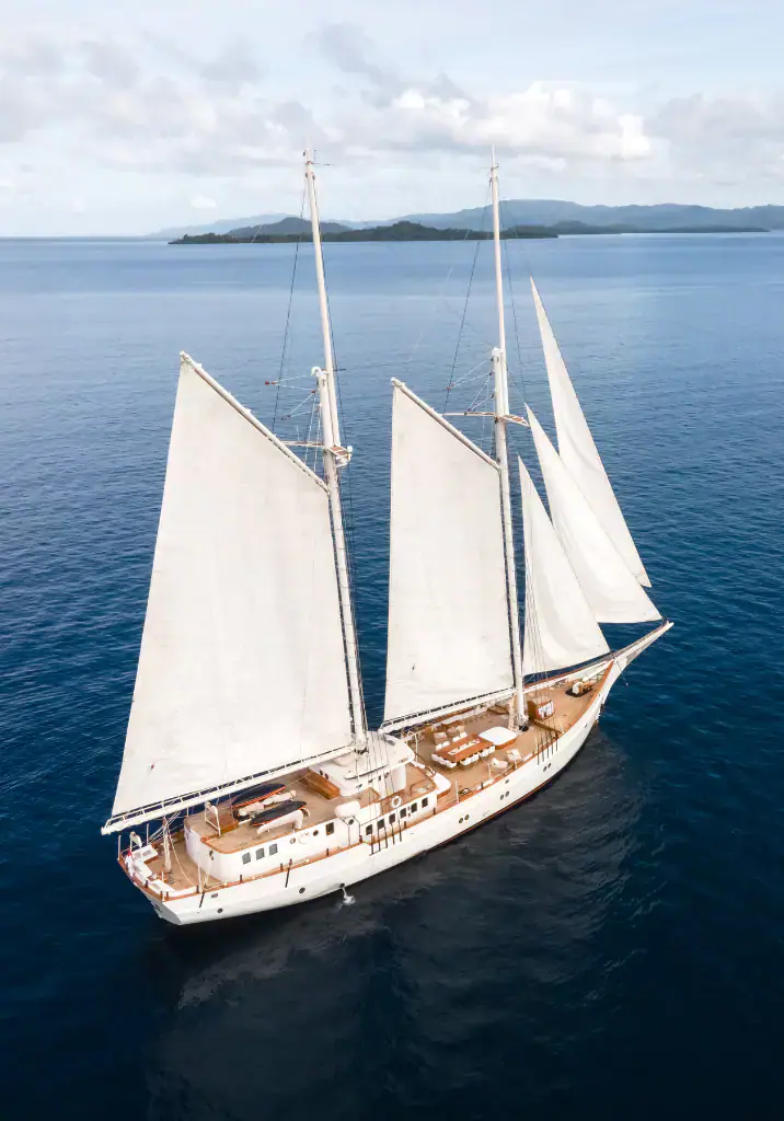 Mutiara Laut Luxury Yacht Charter
