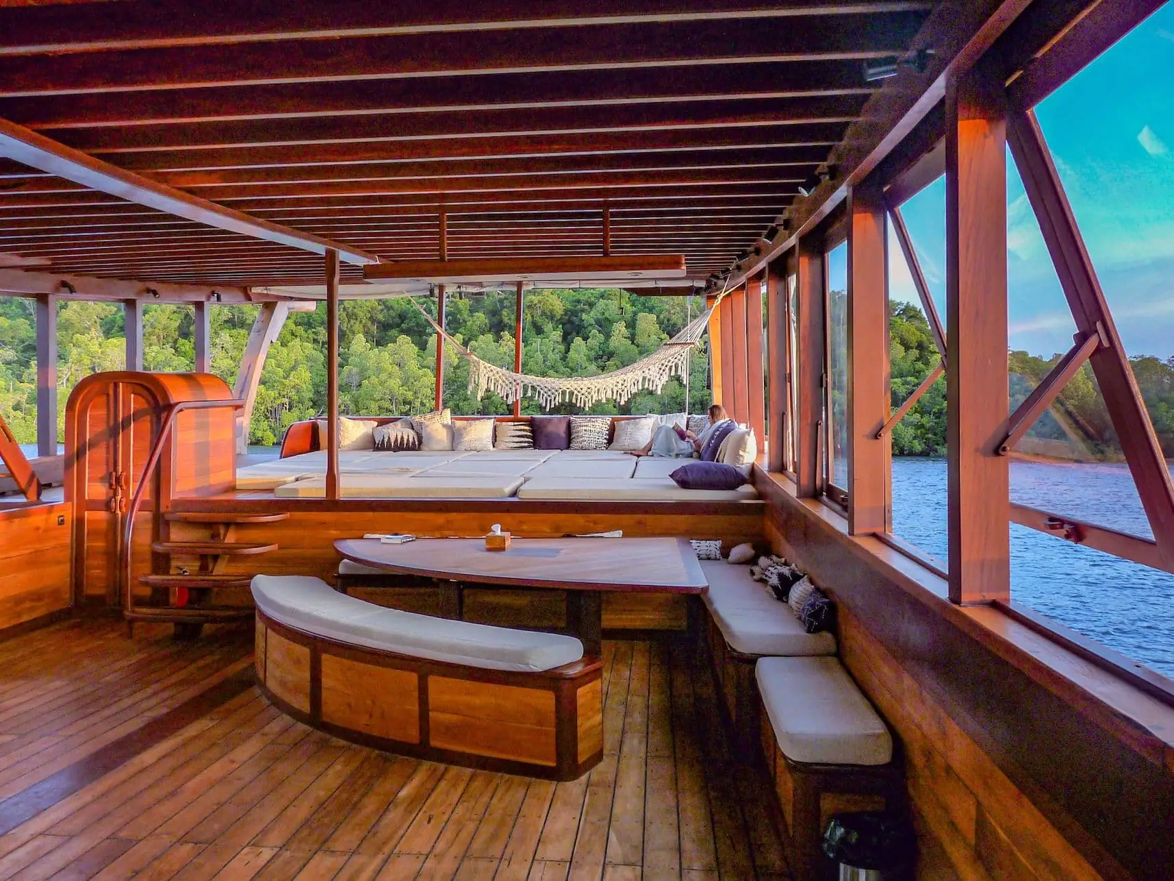 majik-20-cruise-20-20-liveaboard-20-indonesia-20-2-2-1715-x-1286