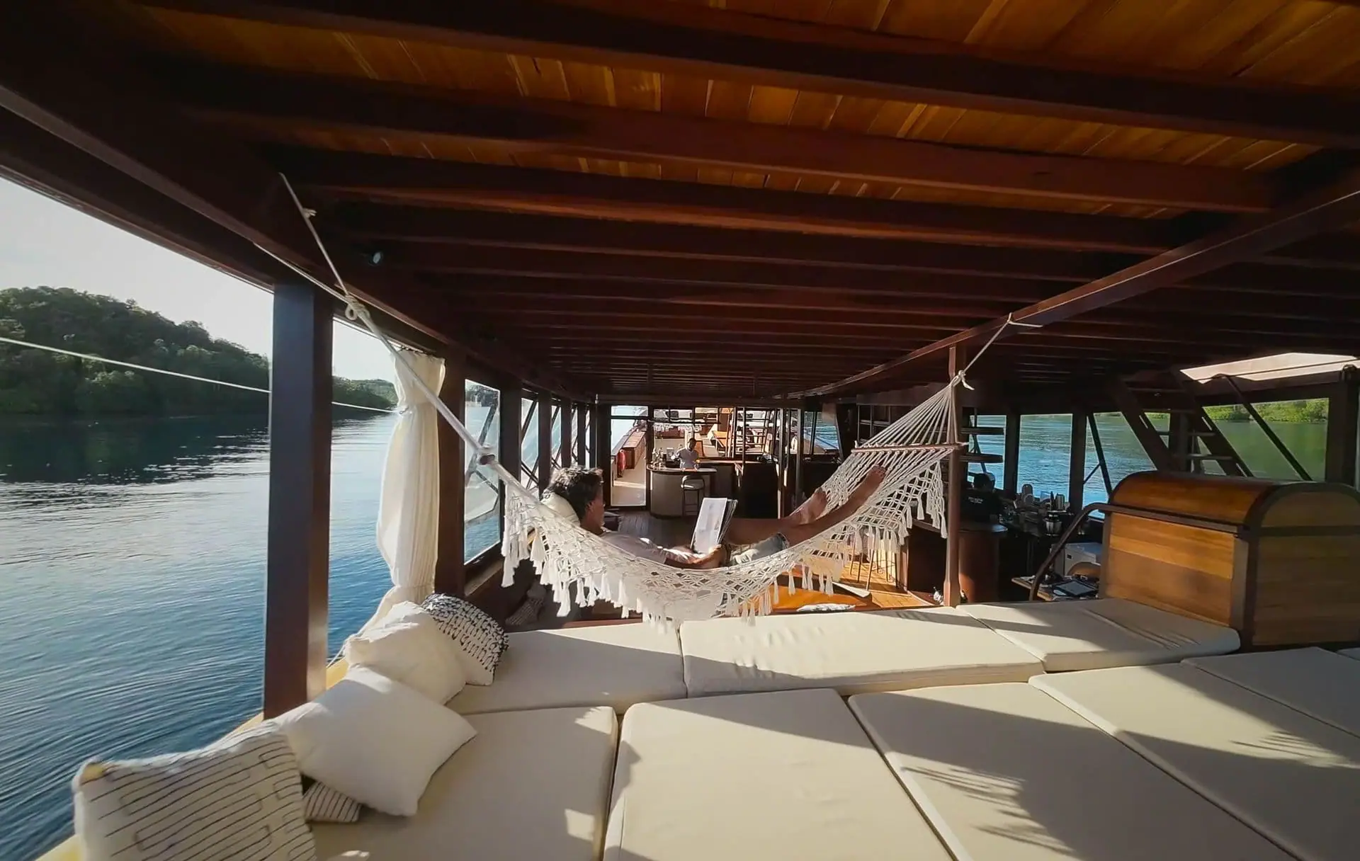 majik-20-cruise-20-7-1920-x-1216