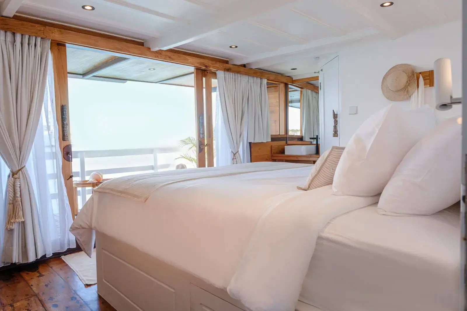 ocfam-1-min-1920-x-1280